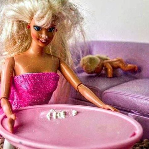 Bad Barbie #WeLikeThat Kids Come First, Realistic Barbie, Collage Des Photos, Requiem For A Dream, Barbie Funny, Barbies Pics, Bad Barbie, Barbie Life, Barbie Friends