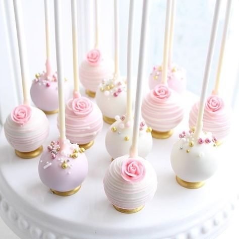 Savory Cakes, Wedding Cake Pops, Baby Shower Cake Pops, Salty Cake, Baptism Cake, Cake Balls, Coconut Cake, Sweet Table, Cake Pop