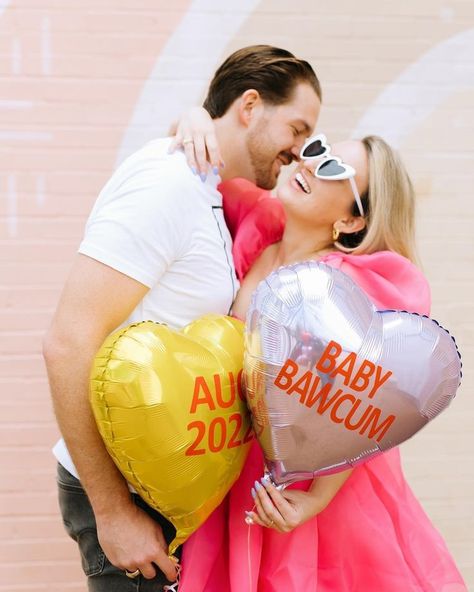 Valentines Baby Announcement, Creative Baby Announcements, Bringing Up Bebe, Pregnancy Announcement Pictures, Valentines Pregnancy Announcement, Pregnancy Announcement Photoshoot, Baby Announcement Photoshoot, Creative Pregnancy Announcement, Baby Announcement Pictures