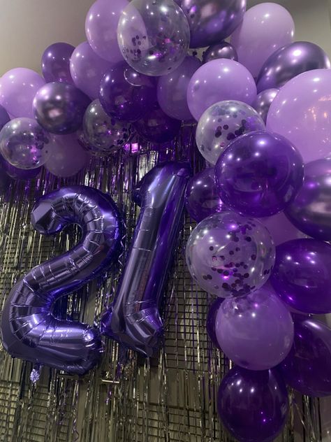 Balloon Garland Purple, Ombre Balloon Garland, Purple Balloon Arch, 21 Bday Ideas, Purple Birthday Party Decorations, 21st Birthday Decor, Purple Balloon Garland, Euphoria Birthday, Purple Birthday Decorations