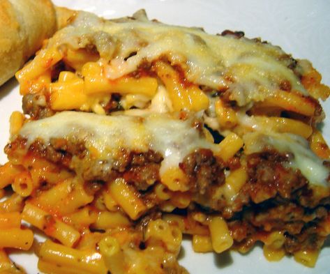 Mac And Cheese Lasagna Delight, Macaroni Lasagna Bake, Macaroni And Cheese Lasagna, Lasagna Mac And Cheese, Mac N Cheese Lasagna, Mac And Cheese Lasagna, Mac And Cheese Lasagna Recipe, Macaroni Lasagna, Hamburger Mac And Cheese