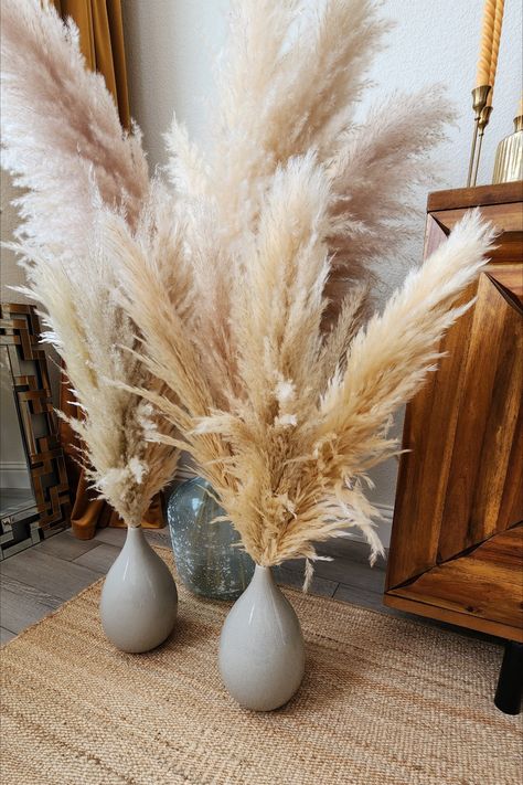 Indulge in the ethereal beauty of our Boho Pampas Grass collection, where the delicate dance of feathery plumes beckons an enchanting allure to your space. Elevate your surroundings with a touch of bohemian elegance, as these whimsical strands capture the essence of carefree luxury. Ideal for styling exquisite weddings, enhancing your home sanctuary, or simply immersing yourself in the artistry of nature's beauty. #BohoDecor #pampas #pampass #PampasDreams Wedding Floral Decorations, Pampas Bouquet, Chinese Flowers, Floral Wedding Decorations, Places In California, Floral Decorations, Home Decor Wedding, Flower Arranging, Boho Home Decor