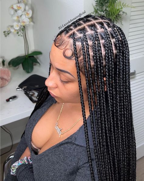 Small Knotless Box Braids With Edges, Styles With Medium Knotless, Small Box Braids Knotless, Small Flat Knotless Braids, Medium Knotless Mid Back, Medium Small Braids, S Medium Knotless Braids, Black Medium Knotless Braids, Bra Strap Length Knotless Braids