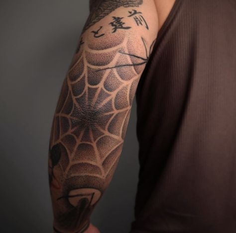 Herren Hand Tattoos, Tato Flash, Spider Web Tattoo, Web Tattoo, Forarm Tattoos, Muster Tattoos, Elbow Tattoos, Half Sleeve Tattoos For Guys, Back Tattoos For Guys