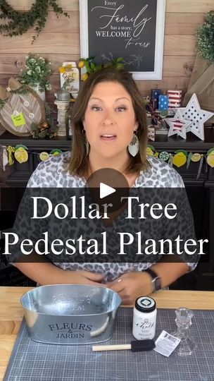 Diy Pedestal Vase, Dollar Tree Pedestal Stand, Dollar Tree Planters Ideas, Dollar Tree Garden Ideas, Diy Cake Stand Dollar Store, Spring Crafts To Sell, Dollar Tree Wood Crafts Diy, Easy Table Decorations, Dollar Tree Projects