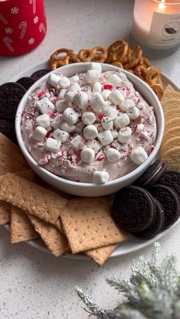 Hot Chocolate Dip Recipe, Hot Cocoa Dip, Hot Chocolate Dip, Dipping Cookies, Easy Holiday Snacks, Chocolate Dip Recipe, Easy Hot Chocolate, Christmas Snacks Easy, Christmas Finger Foods