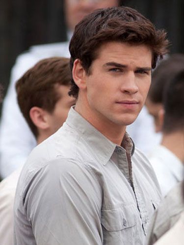 Gale Hawthorne played by Liam Hemsworth Gale Hunger Games, Team Gale, Gale Hawthorne, Hunger Games Peeta, Hunger Games Katniss, Hunger Games Characters, Hemsworth Brothers, Donald Sutherland, Hunger Games 3