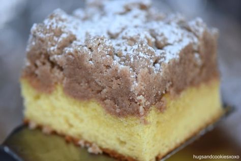 New York Style Crumb Cake Breakfast Cakes, Crumb Coffee Cakes, Recipes Using Cake Mix, Crumb Cake Recipe, Vegetarian Cake, Coffee Cake Recipes, Crumb Cake, Piece Of Cake, Food Cakes