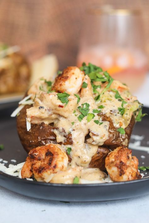 Alfredo Baked Potato, Potato Recipes Bbq, Shrimp Baked Potato Recipe, Loaded Shrimp Baked Potato, Stuffed Potato Recipes, Shrimp Baked Potato, Chili Baked Potato, Creamy Cajun Sauce, Baked Potato With Cheese