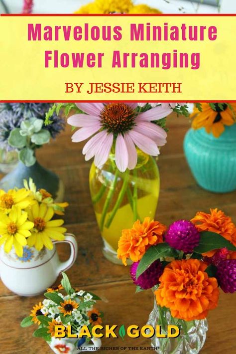 Fresh Flower Vase Ideas, Tiny Flower Arrangements Minis, Small Jar Flower Arrangements, Flower Arrangements In Small Vases, Small Rose Flower Arrangements, Miniature Flower Arrangements Floral Design, Ideas For Flower Vases, Small Floral Arrangements Diy, Tiny Flower Arrangements