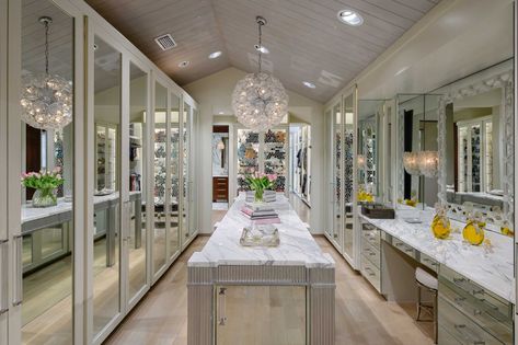 Massive Closet, Dream Closets, Custom Built Homes, Custom Closets, Built In Cabinets, Street Design, Utility Rooms, Park Homes, Wine Room