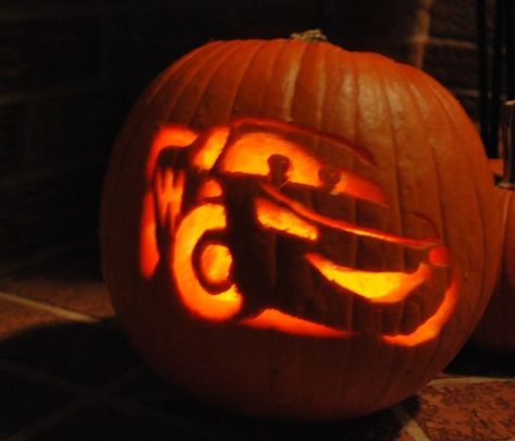 Lightning Mcqueen Pumpkin, Pumkin Carving Ideas, Pumpkin Inspo, Funny Pumpkin Carvings, Unique Pumpkin Carving Ideas, Pumpkin Idea, Pumpkin Cravings, Creative Pumpkin Painting, Cute Pumpkin Carving