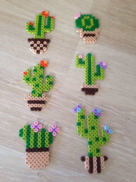 Ikea Beads Ideas Easy, Ironing Beads Ideas Easy, Cute Peler Beads Ideas, Cute Pyssla Ideas, Small Perler Beads Ideas Aesthetic, Hamma Beads Ideas Aesthetic, Perler Beads Ideas Small Cute, Pearler Bead Patterns Easy Cute, Ikea Beads Ideas