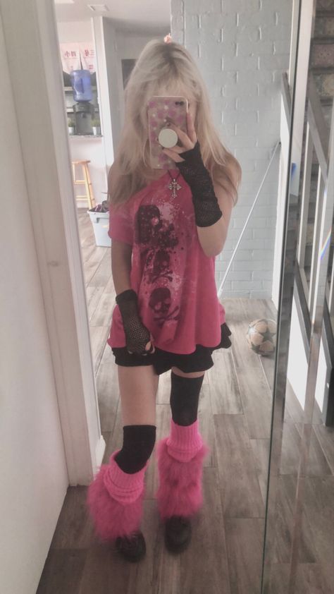 Grunge Pink Outfit, Pink Scene Outfits, Pink Grunge Outfits, Pink Grunge Outfit, Pink Punk Outfits, Scene Zombie, Pink Punk Aesthetic, Pushing P, Colorful Goth