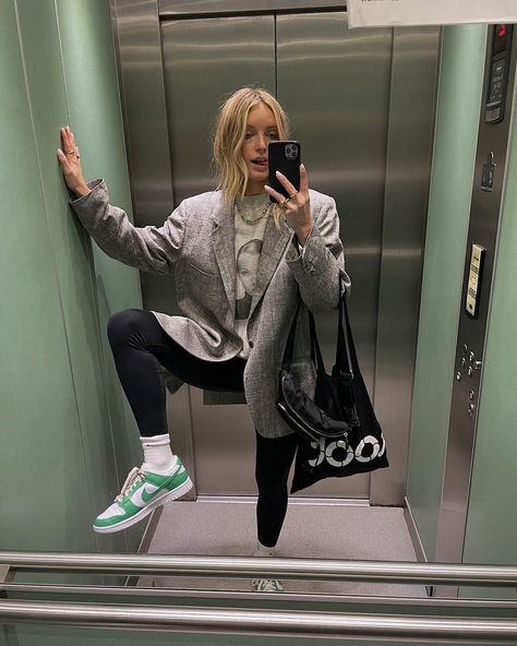 Polly Sayer on Instagram: “Recent dumpy ⬇️” Polly Sayer Style, Polly Sayer, Ootd Casual Chic, Influencer Outfit, Look Legging, Looks Street Style, Street Style Paris, Influencers Fashion, Street Style Inspiration