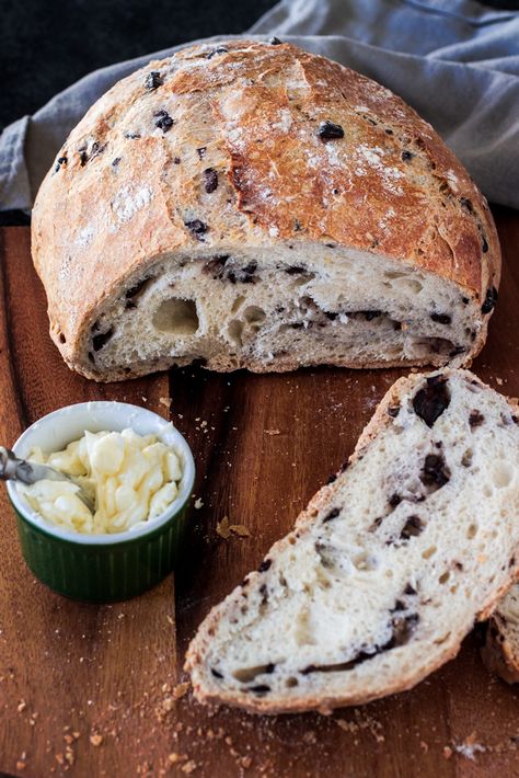 Black Olive Bread Recipe, Mediterranean Bread, Olive Bread, A Loaf Of Bread, Tasty Bread Recipe, Artisan Bread Recipes, Loaf Of Bread, No Knead Bread, Yeast Bread