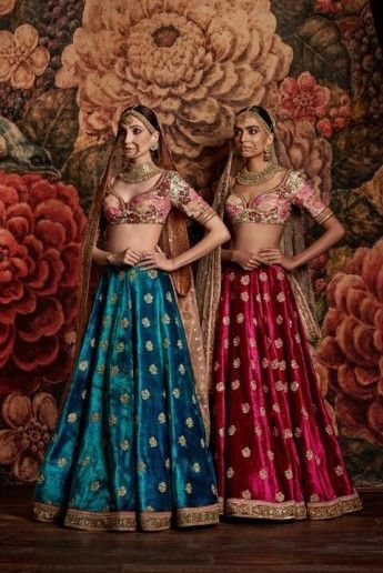 13342985_1176700155703026_2904754971259861391_n Hp Outfits, Mughal Garden, Sabyasachi Collection, Sabyasachi Mukherjee, Desi Vibes, Velvet Lehenga, Sabyasachi Lehenga, Salwar Kamiz, Indian Bridal Wear