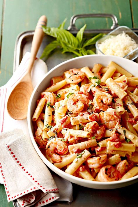 Shrimp and Roasted Red Peppers Italian Superstitions, Chili Macaroni, Seafood Pasta Dishes, Fish Pasta, Penne Pasta Recipes, Ziti Recipes, Seafood Pasta Recipes, Shrimp And Vegetables, Italian Pasta Recipes