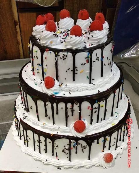 50 Black Forest Cake Design (Cake Idea) - October 2019 Black Forest Cake Design Ideas, Step Cake Designs, Black Forest Cake Design, Forest Cake Design, Forest Birthday Cake, Black Forest Birthday Cake, Black Forest Cake Decoration, Chocolate Birthday Cake Decoration, Bourbon Brownies