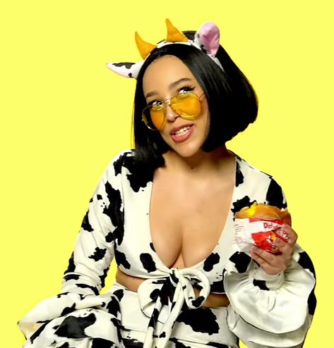 Doja Cat Cow Outfit, Doja Cat Cow, Cow Outfits, Cat Cow, Cat Pfp, Hair Dyes, Mother Cat, Anatomy Study, Crazy Outfits