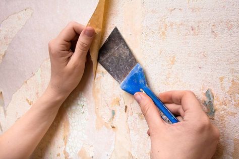 Remove Wallpaper Glue, Painting Over Wallpaper, Removing Old Wallpaper, Remove Wallpaper, Homemade Toilet Cleaner, Cleaning Painted Walls, Glass Cooktop, Deep Cleaning Tips, Simple Life Hacks