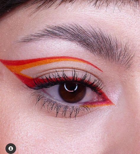 Graphic Eyeliner Color, Red Eyeliner Looks, Creative Eyeliner, Vampire Bride, Red Eyeliner, Orange Makeup, Cute Eye Makeup, Face Art Makeup, Graphic Makeup