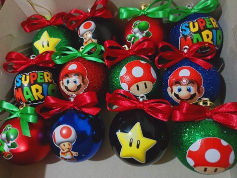 Mario Themed Christmas Tree, Super Mario Christmas Ornaments, Mario Ornaments Diy, Mario Bros Christmas Tree, Super Mario Christmas Tree, Mario Christmas Tree, Mario Christmas, Mario Crafts, Nerdy Christmas