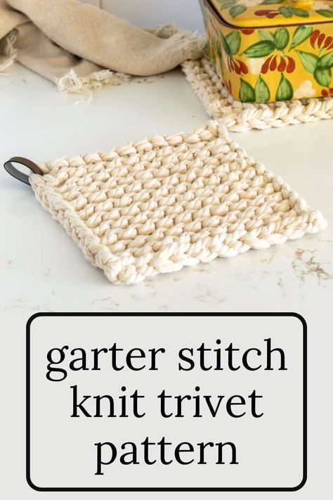 Looking for a practical yet stylish addition to your kitchen? Check out this free, beautiful garter stitch trivet pattern! Protect your countertops and add some flair to your cooking space with this easy-to-follow tutorial. Quick Easy Knitting Patterns Free, Potholder Knitting Patterns, Knitting Potholders Pattern Free, Handmaid Christmas Gifts, Macrame Hot Pads Diy, Knit Hot Pads, Knitting Potholders Pattern, Knitted Potholders Free Pattern, Knit Trivet Pattern Free