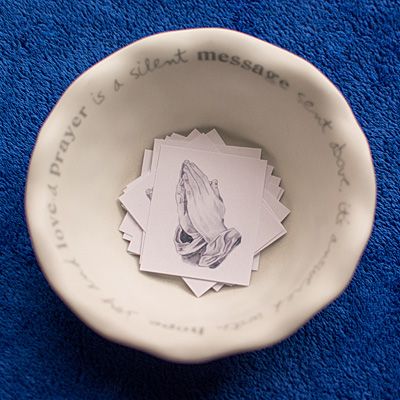 Prayer Bowls Ideas, Prayer Bowls Diy, Making Rosaries, Prayer Bowl, Food Prayer, Sharpie Plates, Scripture Gifts, Prayer Jar, Prayer Poems