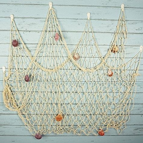 18 of the best Seashell Crafts * Moms and Crafters Decor With Seashells, Net Wall Decor, Fishing Net Wall Decor, Fish Net Decor, Nautical Bathroom Design Ideas, Deco Marine, Nautical Bathroom Decor, Nautical Bathroom, Nautical Bathrooms