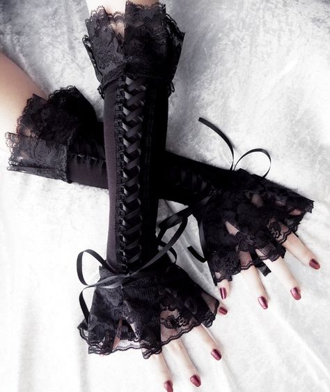 Steampunk Gloves, Old Fashion Dresses, Lace Gloves, Fantasy Dress, Gothic Outfits, Goth Outfits, Alternative Outfits, Black Ribbon, Steampunk Fashion