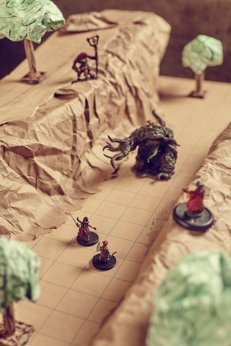 Dnd Papercraft, Cardboard Terrain, Shambling Mound, Dnd Landscape, Dungeons And Dragons Diy, Dnd Room, Terrain Building, Dnd Diy, Dnd Crafts