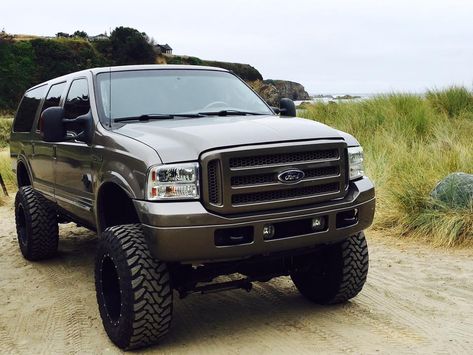 10 inch dirt logic lift, 37/ 13.50/ 20/12 on the wheels Lifted Ford Excursion, Lifted Expedition, Lifted Excursion, Ford Excursion Diesel, Ford Diesel, Overland Truck, Built Ford Tough, Expedition Truck, Old Pickup Trucks