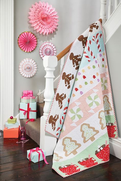 Gingerbread Quilt, Xmas Quilts, Christmas Quilt Ideas, Gingerbread House Patterns, Christmas Quilt Blocks, Quilts Christmas, House Pattern, Quilt Christmas, Mini Quilt Patterns