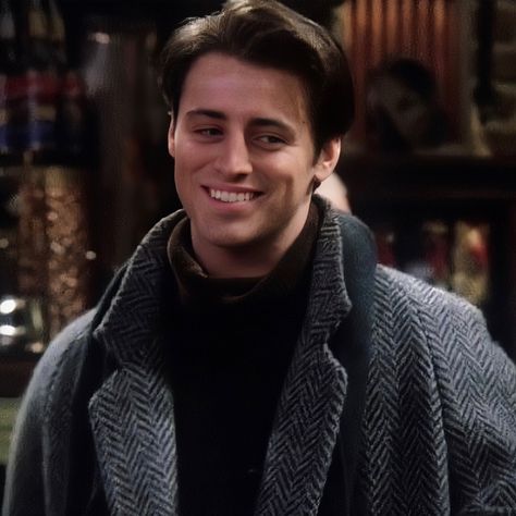 joey tribbiani Joey In Friends, Young Joey Tribbiani, Joey Tribbiani Season 1, Joey Tribbiani Aesthetic, Joe Tribbiani, Joey Tribbiani Icons, Joey From Friends, Friends Serie, Friends Joey