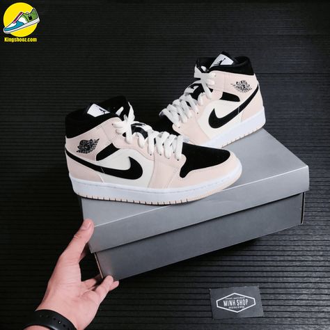 Air Jordan 1 Mid Barely Orange Check more at https://kingshooz.com/product/air-jordan-1-mid-barely-orange/ Jordan 1 Mid Barely Orange, Air Jordans Shoes, Nike Air Force 1 Custom, Jordans Shoes, Nike Air Jordan Shoes, Brand Sneakers, Unique Sneakers, Air Force 1 Custom, Shoes Nike Air