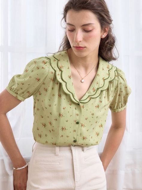 Ditsy Floral Top, Sewing Blouses, Shein Brasil, Fashion Top Outfits, Simple Retro, Trendy Fashion Tops, Couture Mode, Simple Blouse, Scallop Trim