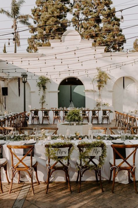 This outdoor reception is totally chic with greenery + a simple black and white color palette | Image by Katie Ruther Photography Oud Hollywood, Outdoor Reception, Wedding Goals, Wedding Guide, Wedding Cake Designs, Junebug Weddings, Here Comes The Bride, Simple Weddings, Wedding Themes