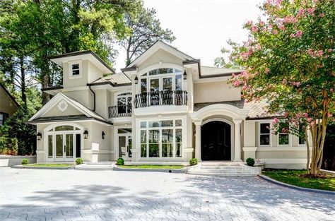 This 'party zone' mansion in Atlanta's most affluent neighbourhood can be yours for $2.9 million | Business Insider Atlanta Mansions, Buckhead Atlanta, Georgia Homes, Buy House, We Buy Houses, Indoor Swimming Pools, Spacious Kitchens, Atlanta Georgia, Atlanta Ga