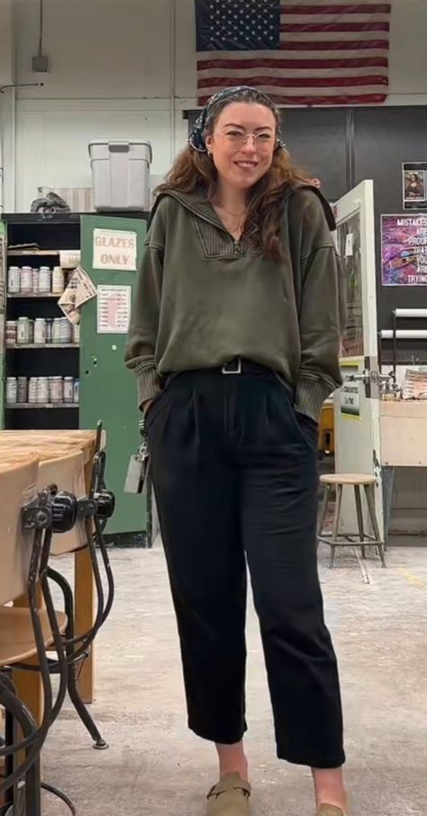 Young Professor Outfit Women, Masc Professional Outfits, Nonbinary Teacher Outfits, Comfy Teacher Outfits Summer, Feminine Lesbian Style, Teaching Outfits High School, Young Teacher Outfits High School, Alternative Teacher Outfits, Transfemme Fashion