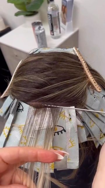 Different Foiling Techniques Hair Color, Brunette And Blonde Hair Ideas, Micro Foils Brunette, Highlighting Placement Foil, Herringbone Hair Color Technique, Herringbone Foil Placement, Foiling Patterns Highlights, Herringbone Highlights Hair Brunette, Partial Foil Placement