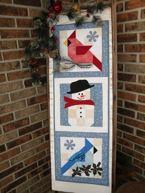 Winter Wall Hangings Quilted, Quilted Skinnies Wall Hangings, Winter Wall Quilt Patterns, Seasonal Wall Hangings Free Pattern, Laundry Room Quilted Wall Hanging, Quilted Wall Hanging Ideas, Small Quilted Wall Hangings, Winter Wall Hanging, Quilted Door Hangings