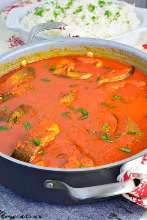 catfish stew Fish Coubion, Nigerian Chicken Stew Recipe, Catfish Nuggets, Catfish Stew, Catfish Recipe, Spicy Stew, Catfish Recipes, Crab Soup, Grilled Peppers