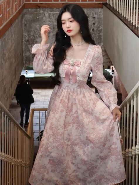 Gaun Abad Pertengahan, Pink Kawaii, Vintage Midi Dresses, France Vintage, Midi Dress Party, Lace Midi Dress, Long Sleeve Midi, Sweet Dress, Long Sleeve Midi Dress