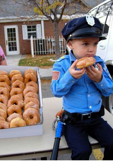 Policeman Birthday Party, Policeman Party, Police Themed Birthday Party, Policeman Costume, Police Theme Party, Police Officer Birthday, Police Birthday Party, Police Officer Costume, Police Party