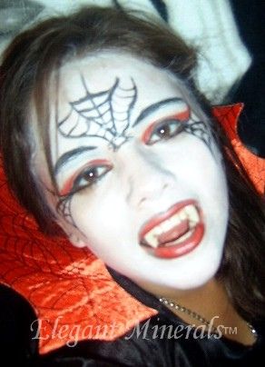 Natural Vampire Face Paint for Kids | Say No! To petroleum-b… | Flickr Girl Vampire Makeup, Kids Vampire Makeup, Vampire Face Paint, Vampire Kids, Vampire Face, Clown Halloween Costumes, Vampire Makeup, Kid Friendly Halloween, Makeup Secret