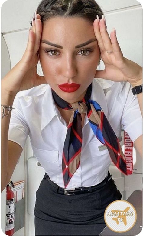 Uniform Drawing, Flight Attendant Costume, Flight Girls, Flight Attendant Fashion, Flight Attendant Uniform, Flight Attendant Life, Feminine Skirt, Female Pilot, Flight Crew