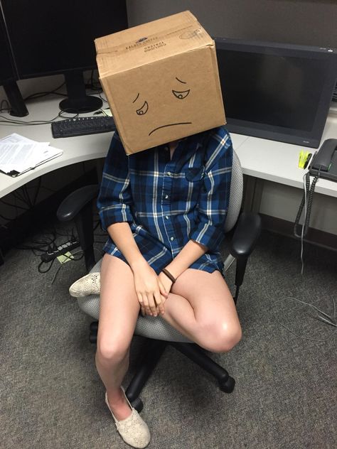 "I visited a friend at her lab today. Her coworkers make people wear "The Box of Shame" when they tell bad jokes or ask stupid questions." Box Reference, Bad Puns, Good Year, Bad Jokes, Look At You, Bones Funny, Funny Posts, Ha Ha, Funny Pics