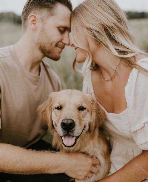 Pictures With Golden Retrievers, Couple With Dog Fall Photos, Boyfriend And Dog Pictures, Fall Family Photos Couple And Dog, Pre Wedding Photoshoot With Dog, Engagement Shoots With Dogs, Fall Engagement Pics With Dogs, Photoshoot With Golden Retriever, Engagement Photos With Dogs Fall