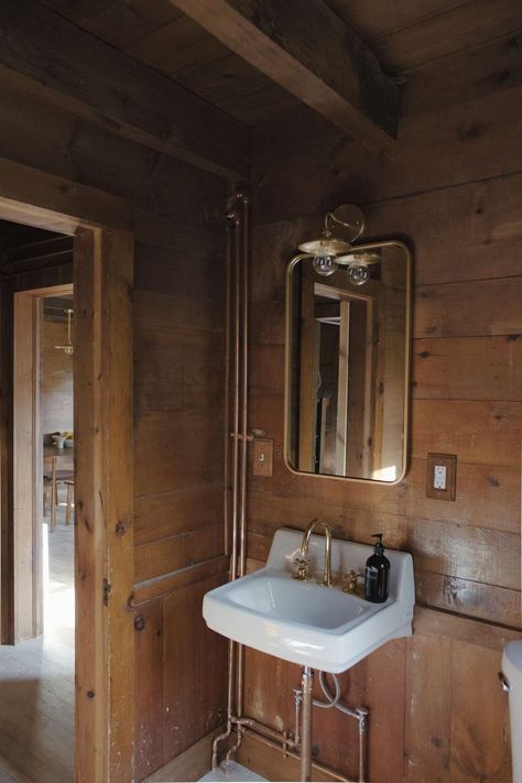 Refreshing This 1930s Catskills Cabin Made It Just the Right Amount of Rustic - Dwell Tongue In Groove Walls, Cover Architecture, Cabin Bathroom Ideas, Seattle Neighborhoods, Staircase Outdoor, Wood Cabin, Cabin Bathroom, Creative Tile, Farmhouse Scandinavian